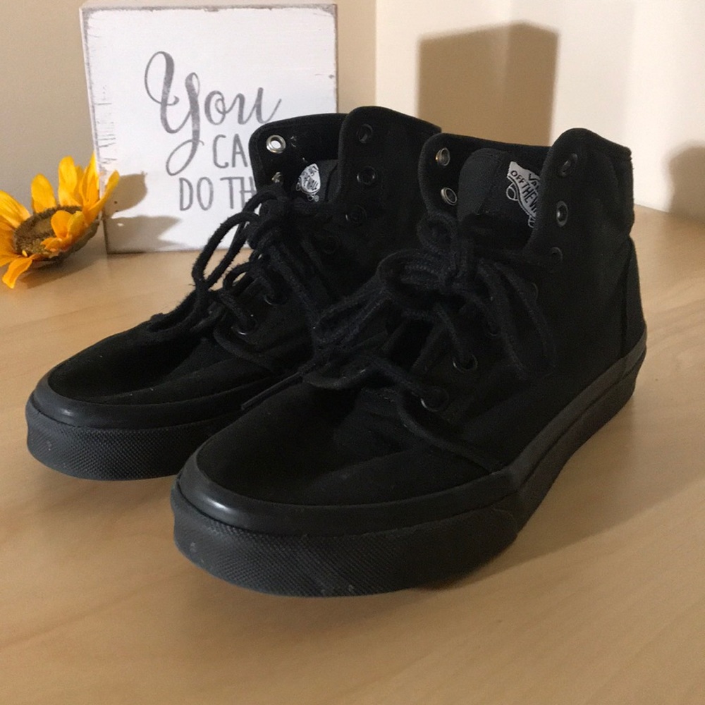 All black Vans- Sk8-hi